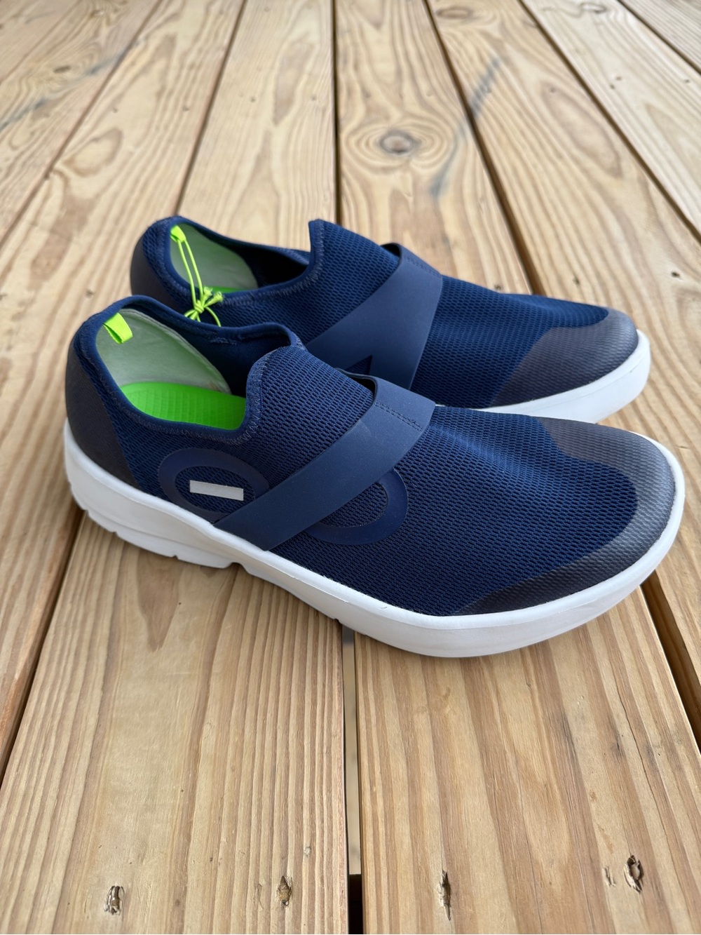 OOFOS OOMG Low Slip On Mens Shoes Lightweight Recovery Sneaker Blue Sz 11.5